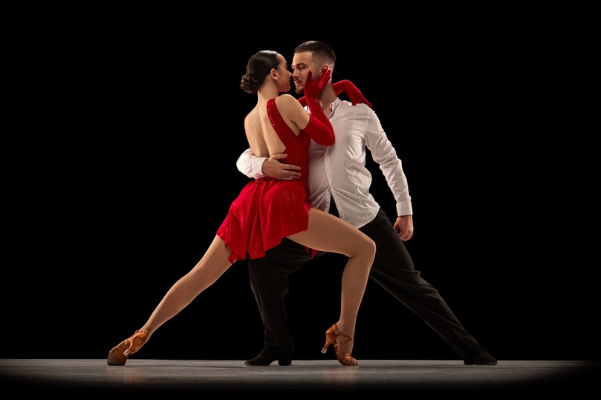 Salsa Dance Lessons 1920 x 1280